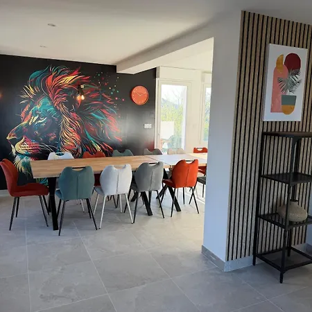 Hébergement de vacances En Champagne - Piscine Intérieur Et - 15 Personnes *