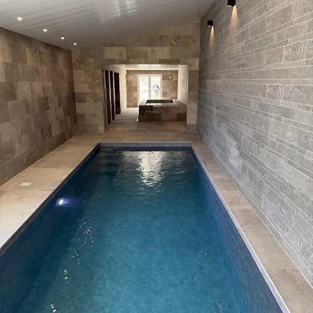 En Champagne - Piscine Intérieur Et - 15 Personnes *