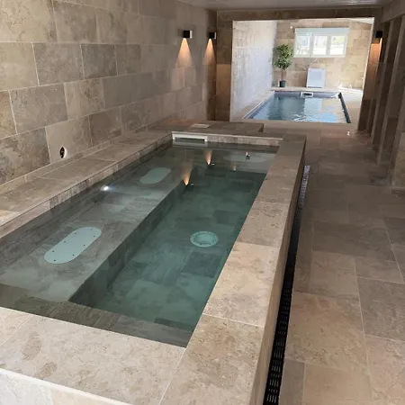 Hébergement de vacances En Champagne - Piscine Intérieur Et - 15 Personnes *