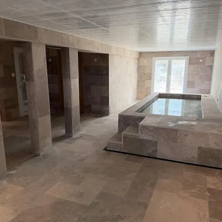 En Champagne - Piscine Intérieur Et - 15 Personnes Hébergement de vacances