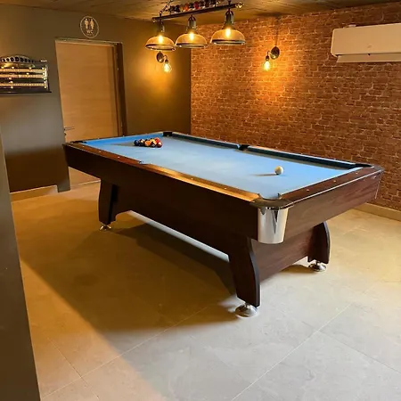 En Champagne - Piscine Intérieur Et - 15 Personnes *