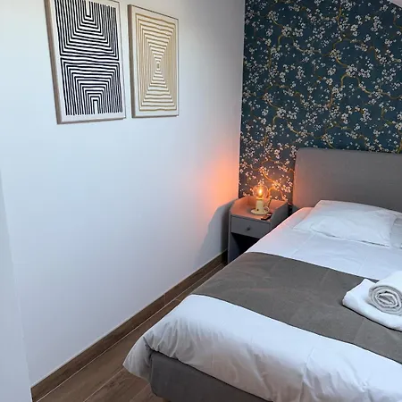 En Champagne - Piscine Intérieur Et - 15 Personnes *