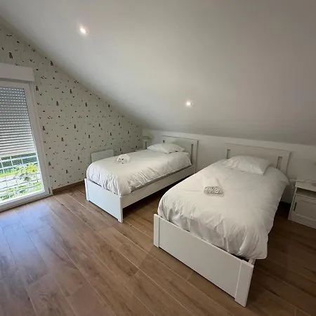 Hébergement de vacances En Champagne - Piscine Intérieur Et - 15 Personnes Frignicourt
